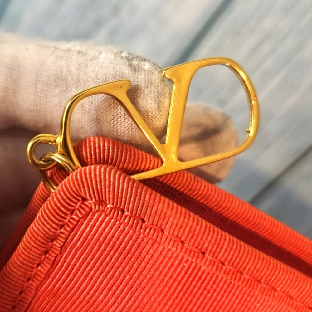 🔥Valentino Garavani Clutch/Zippered Vintage Canvas Coral Red Bag🔥
